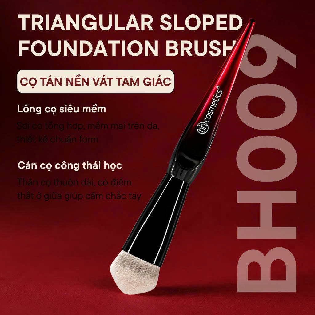 Cọ Tán Nền Vát Tam Giác BH Cosmetics Triangular Sloped Foundation Brush BH009